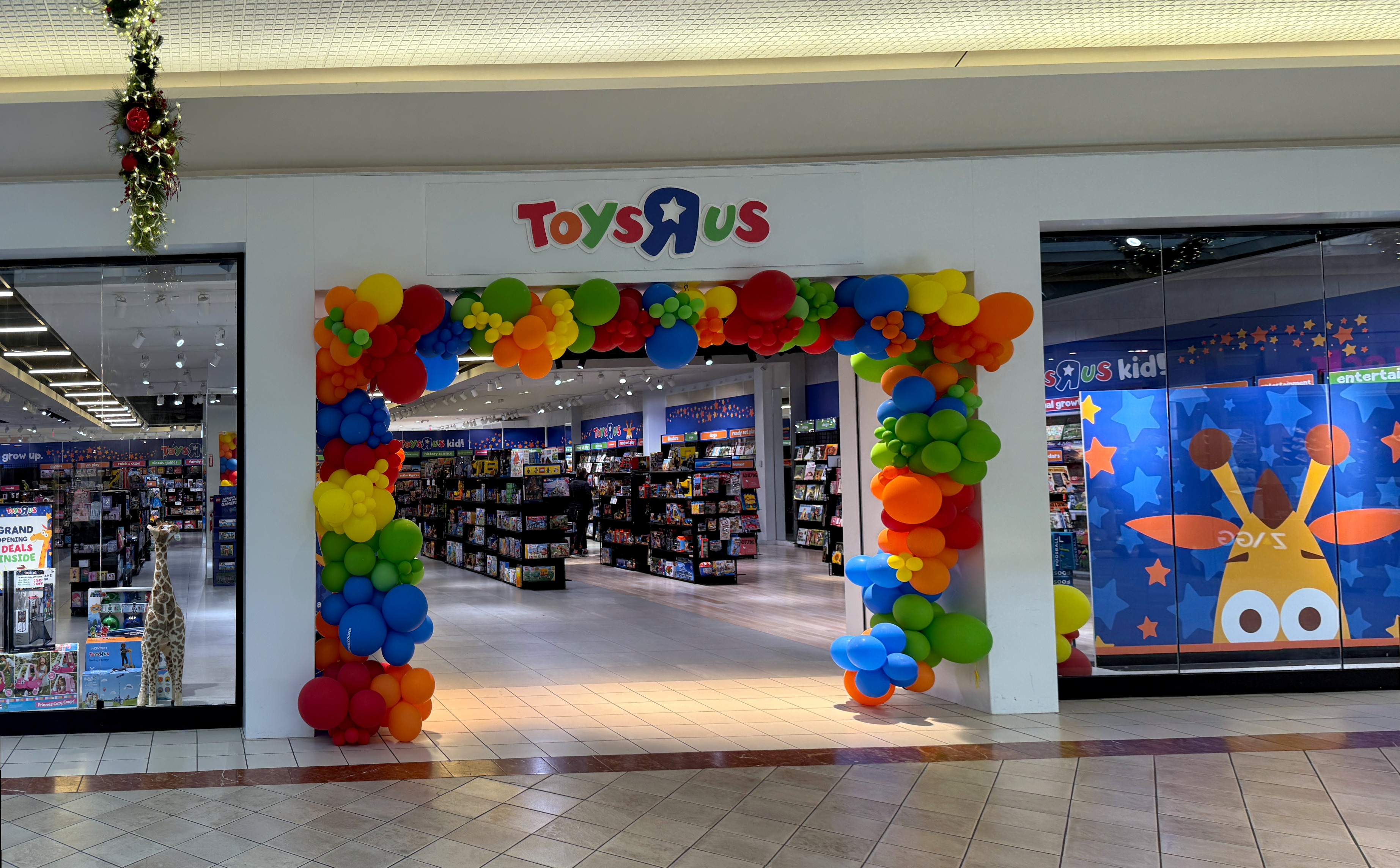 Toys “R” Us… Is it back?